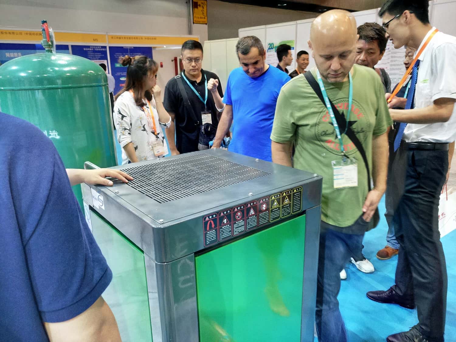 薩震節(jié)能空壓機(jī)參展