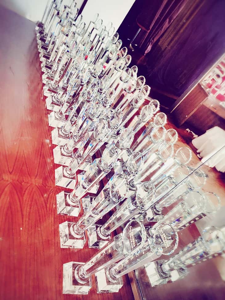 薩震節(jié)能空壓機(jī)優(yōu)質(zhì)用戶獎(jiǎng)杯